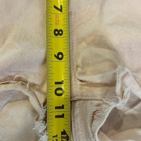 💖”Levi’s 501” Baby Pink Distressed Cut Off Short w/ Fringe Size 27💗 - Picture 11 of 14